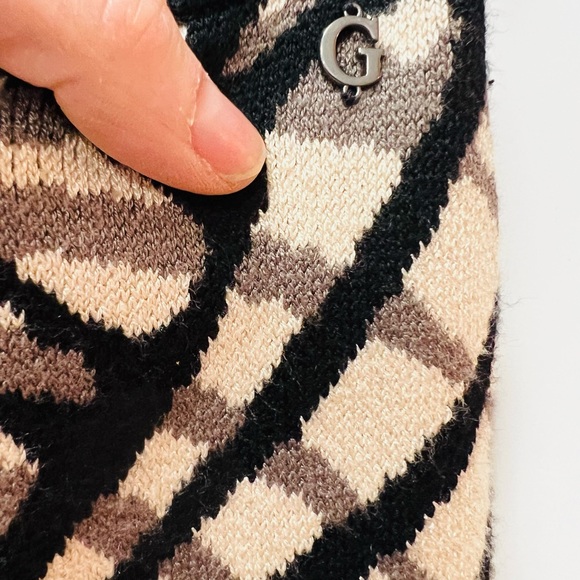 NWT Guess Posie Jacquard Skirt Black and Cream Size XSmall - Picture 8 of 8